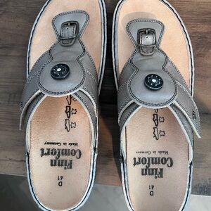 Finn Comfort Women's Goldish Sandals